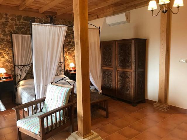 Apartamentos El Jardin Del Poeta Guijo de Granadilla الغرفة الصورة