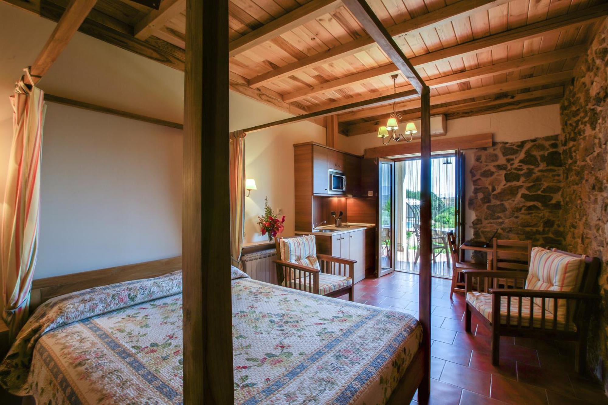 Apartamentos El Jardin Del Poeta Guijo de Granadilla الغرفة الصورة