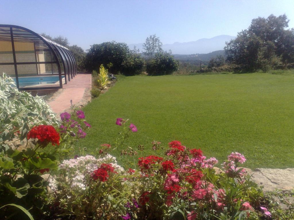 Apartamentos El Jardin Del Poeta Guijo de Granadilla الغرفة الصورة