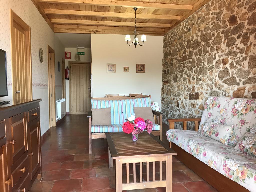 Apartamentos El Jardin Del Poeta Guijo de Granadilla المظهر الخارجي الصورة